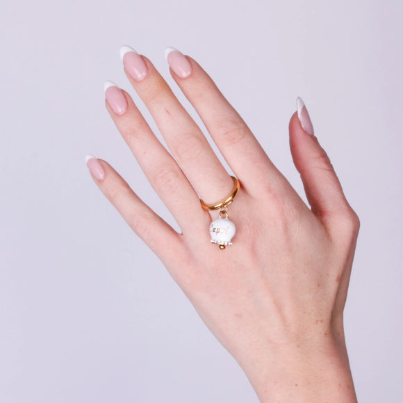 Anello in Acciaio con campanella bianca e oro con scritta Capri