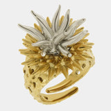 Anello in Metallo con riccio di mare placcato oro e argento