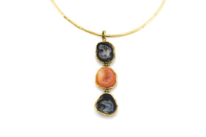 Choker ottone tre pietre pendenti Geode verde e blu