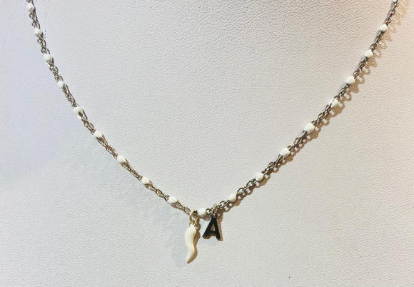 Collana Corno Portafortuna con Iniziale Bianca