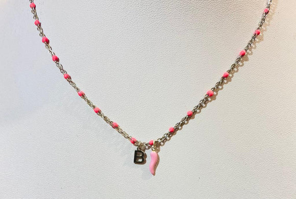 Collana Corno Portafortuna con Iniziale Fucsia e Argento