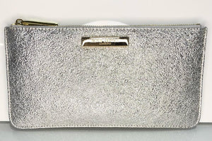Pochette a mano argentata
