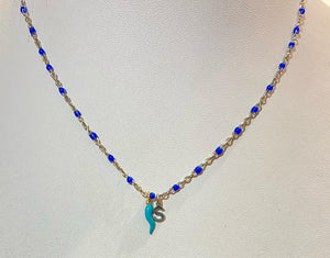 Collana Corno Portafortuna con Iniziale  Blu Elettrico