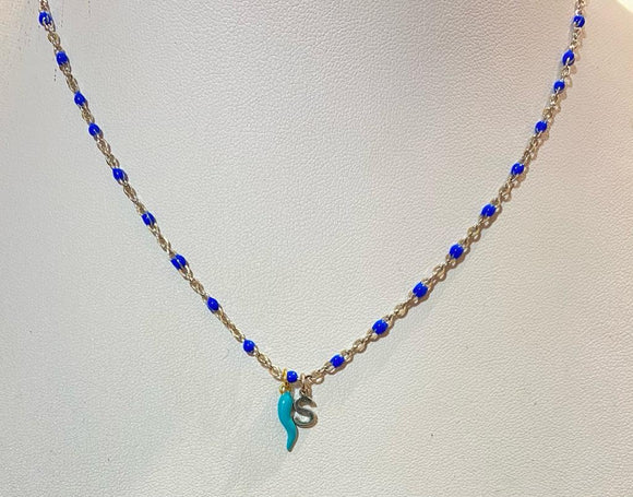 Collana Corno Portafortuna con Iniziale  Blu Elettrico