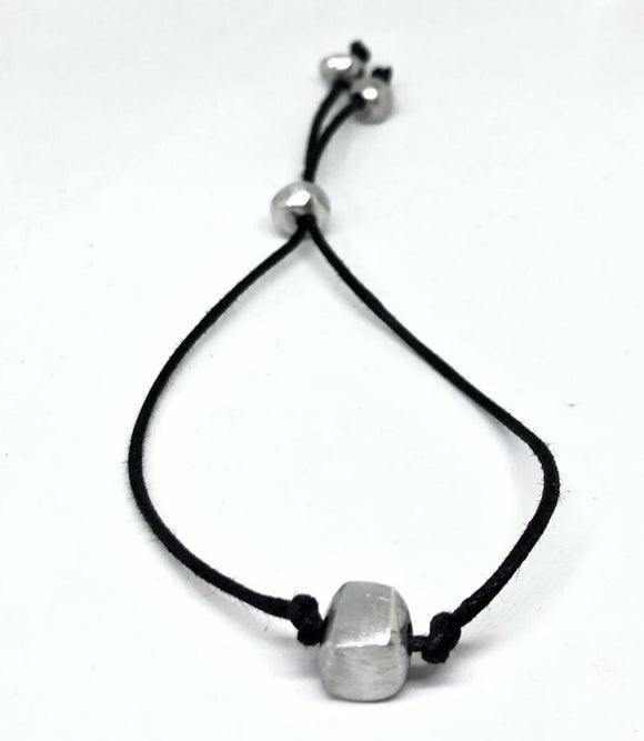 Bracciali 6 pezzi alluminio riciclato 100%, lavorato a mano Bracciali 6 pezzi alluminio riciclato 100%, lavorato a mano